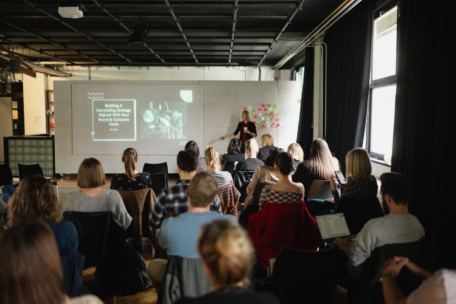 “Brainwaves & Brand Stories — Neuroscientific Storytelling” workshop at KONTEJNER Zagreb; organized by HURA - The Croatian Association of Communication Agencies. Photo: Marko Miščević
